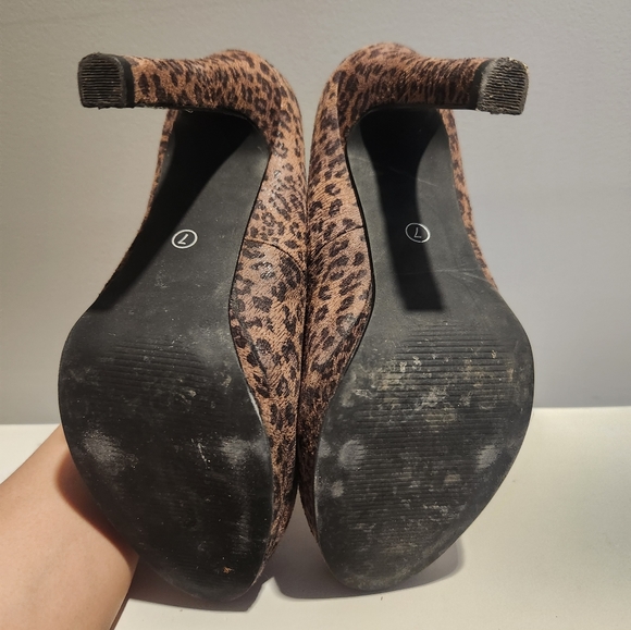 Leopard Print Heels - Picture 4 of 4